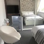 Fairy Dell 24-7 Check In, Cozy Lockable Rooms, Tv, Tea Tray With Choccies, Free Wifi And Parking, Coa, Are Welcome