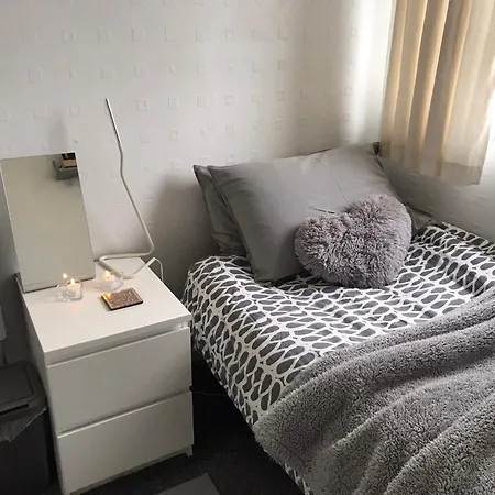 Fairy Dell - 247 Check In Boutique With Cozy Lockable Rooms, Tv, Tea Tray With Choccies, Free Wifi And Parking, Coa, Are Welcome 홈스테이 *