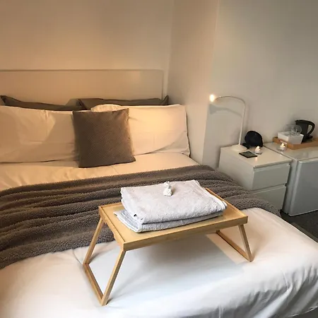 Homestay Fairy Dell Guesthouse, With Cozy Lockable Rooms, Tv, Tea Tray With Choccies, Free Wifi And Parking, 24hr Check In, Coa, Are Welcome