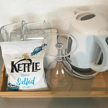 홈스테이 Fairy Dell - 247 Check In Boutique With Cozy Lockable Rooms, Tv, Tea Tray With Choccies, Free Wifi And Parking, Coa, Are Welcome