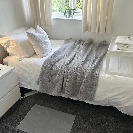 홈스테이 Fairy Dell - 247 Check In Boutique With Cozy Lockable Rooms, Tv, Tea Tray With Choccies, Free Wifi And Parking, Coa, Are Welcome