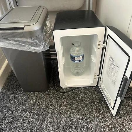 Fairy Dell - 247 Check In Boutique With Cozy Lockable Rooms, Tv, Tea Tray With Choccies, Free Wifi And Parking, Coa, Are Welcome * Bradford (West Yorkshire)