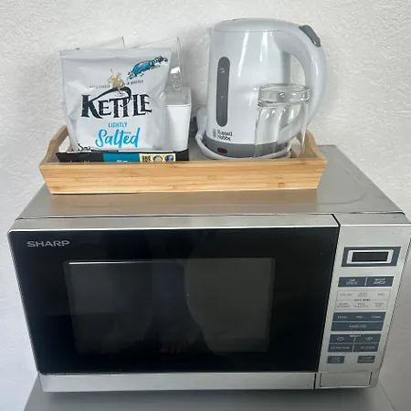 Fairy Dell - 247 Check In Boutique With Cozy Lockable Rooms, Tv, Tea Tray With Choccies, Free Wifi And Parking, Coa, Are Welcome Kwatera prywatna Bradford (West Yorkshire)