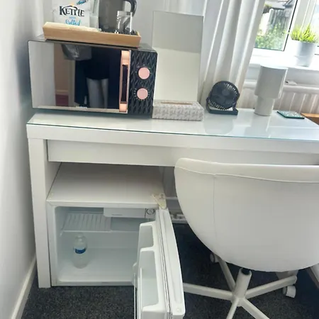 Habitación en casa particular Fairy Dell 24-7 Check In, Cozy Lockable Rooms, Tv, Tea Tray With Choccies, Cooling Fans, Free Wifi And Parking, Coa, Are Welcome *