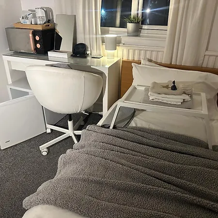 Fairy Dell 24-7 Check In, Cozy Lockable Rooms, Tv, Tea Tray With Choccies, Cooling Fans, Free Wifi And Parking, Coa, Are Welcome Bradford (West Yorkshire)