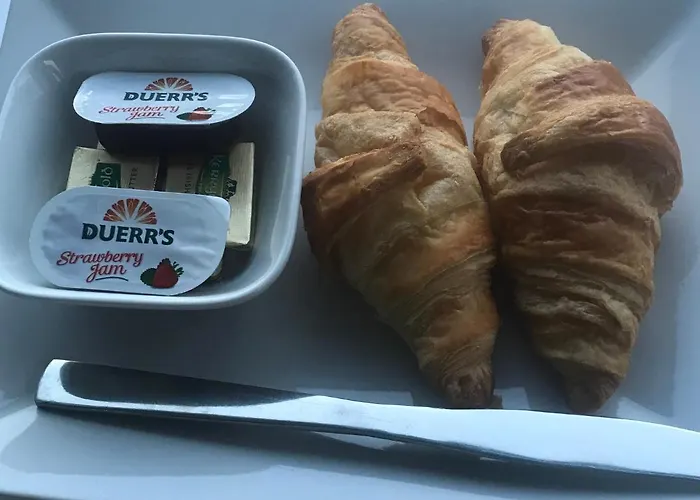 Séjour chez l'habitant Fairy Dell 24-7 Check In, Cozy Lockable Rooms, Tv, Tea Tray With Choccies, Free Wifi And Parking, Coa, Are Welcome *