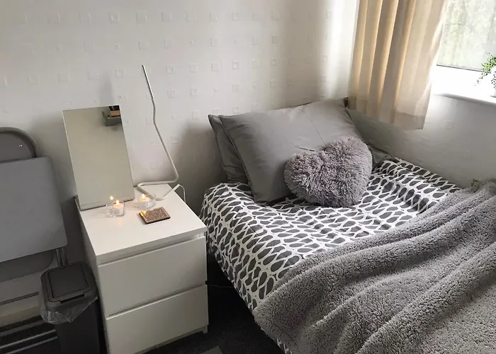 Fairy Dell 24-7 Check In, Cozy Lockable Rooms, Tv, Tea Tray With Choccies, Free Wifi And Parking, Coa, Are Welcome Habitación en casa particular *