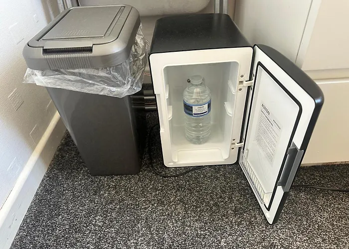 Fairy Dell 24-7 Check In, Cozy Lockable Rooms, Tv, Tea Tray With Choccies, Free Wifi And Parking, Coa, Are Welcome * 브래드퍼드