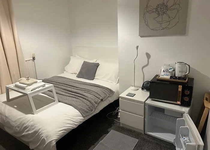 Fairy Dell 24-7 Check In, Cozy Lockable Rooms, Tv, Tea Tray With Choccies, Free Wifi And Parking, Coa, Are Welcome 홈스테이 브래드퍼드