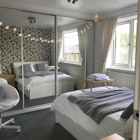 Quarto em Acomodações Particulares Fairy Dell - 247 Check In Boutique With Cozy Lockable Rooms, Tv, Tea Tray With Choccies, Free Wifi And Parking, Coa, Are Welcome