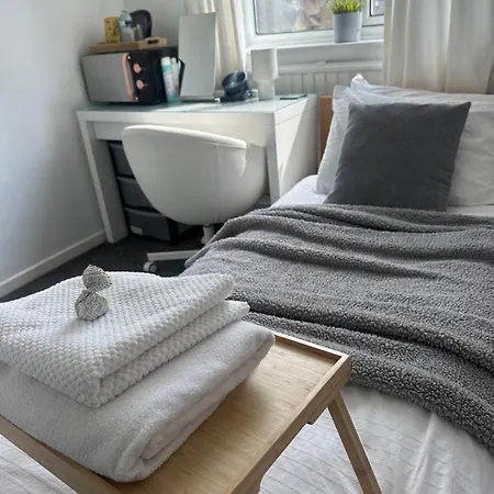 Fairy Dell - 247 Check In Boutique With Cozy Lockable Rooms, Tv, Tea Tray With Choccies, Free Wifi And Parking, Coa, Are Welcome Bradford (West Yorkshire)