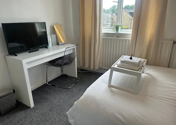 民宿 Fairy Dell 24-7 Check In, Cozy Lockable Rooms, Tv, Tea Tray With Choccies, Free Wifi And Parking, Coa, Are Welcome 布雷得佛