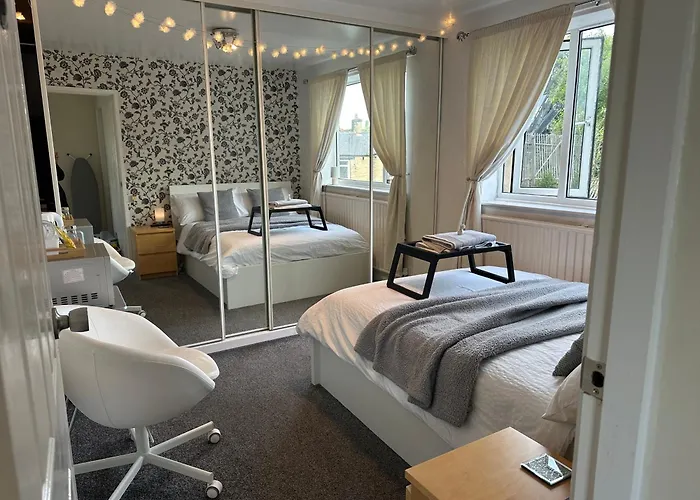 Fairy Dell 24-7 Check In, Cozy Lockable Rooms, Tv, Tea Tray With Choccies, Free Wifi And Parking, Coa, Are Welcome 布雷得佛