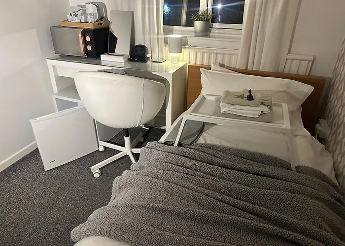 Fairy Dell 24-7 Check In, Cozy Lockable Rooms, Tv, Tea Tray With Choccies, Free Wifi And Parking, Coa, Are Welcome 布雷得佛